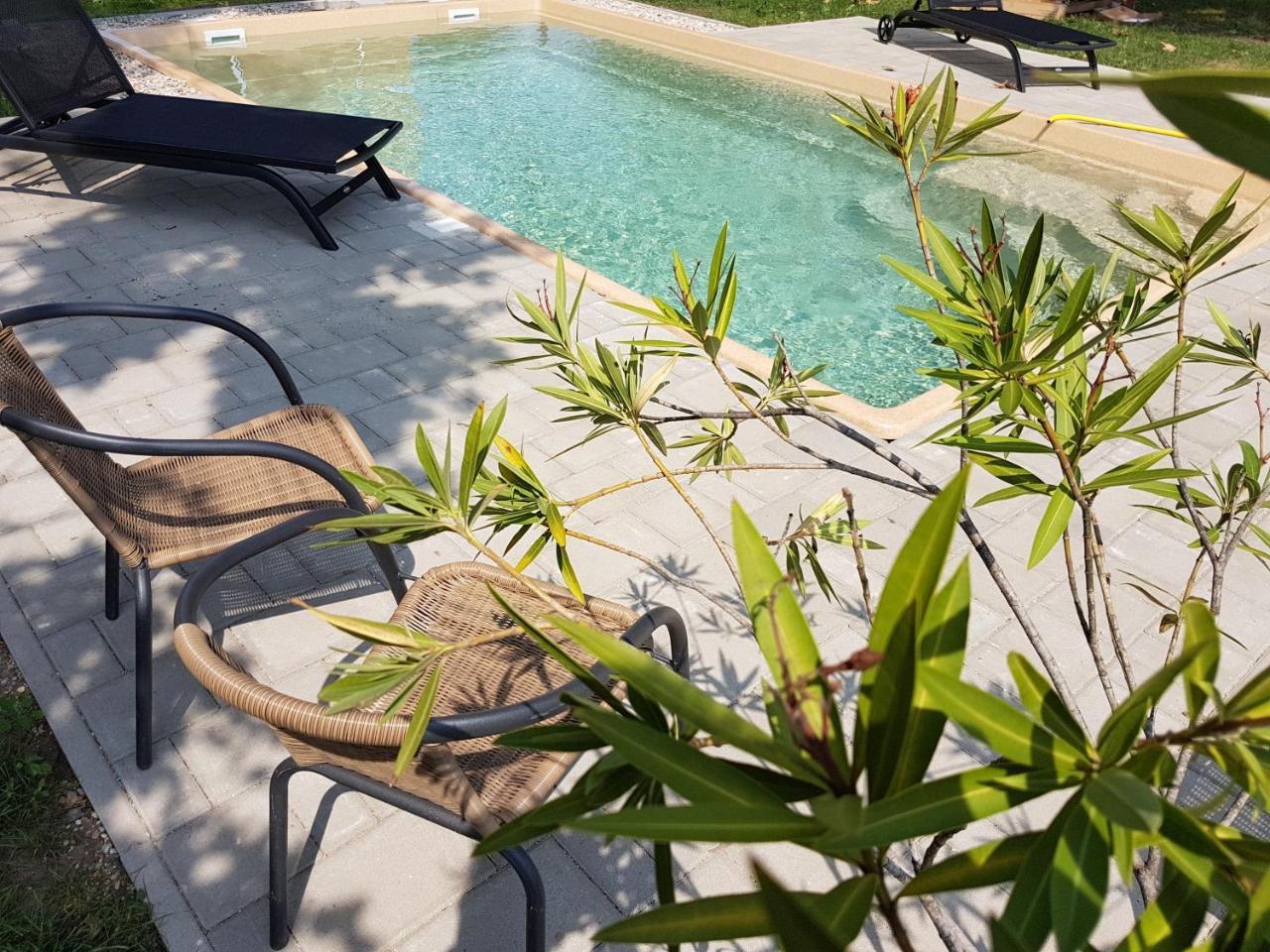 Tarnoca Kuria Bed & Breakfast Soponya Exterior foto